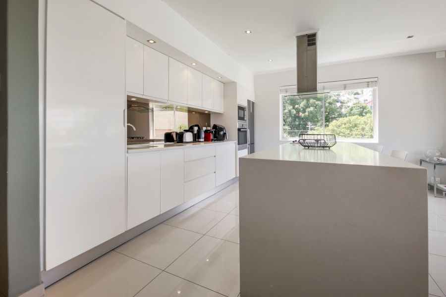 To Let 2 Bedroom Property for Rent in Sea Point Western Cape